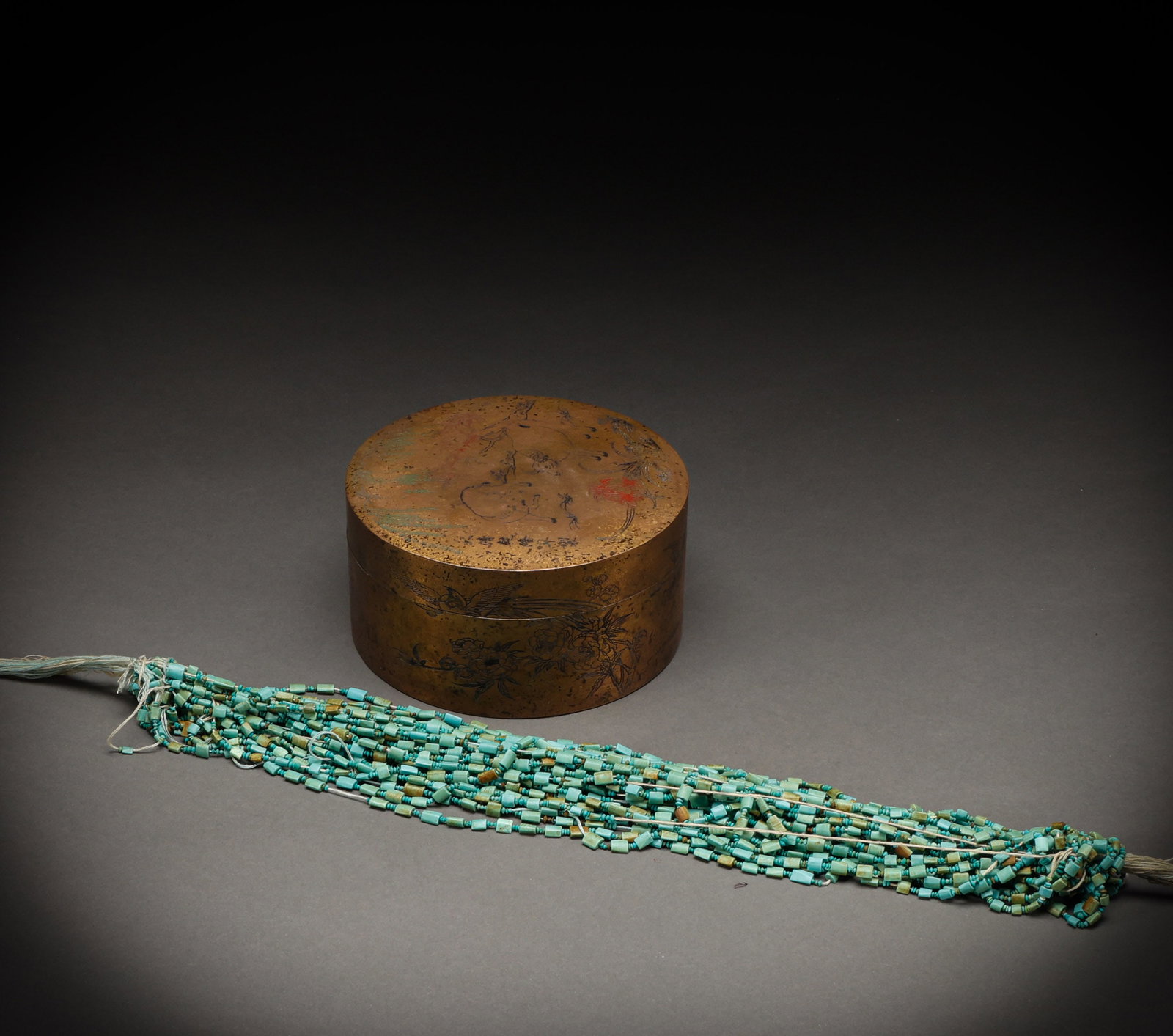 Qing Dynasty turquoise accessories set: Height: 0.7cm, Width: 0.4cm, Weight: 220g