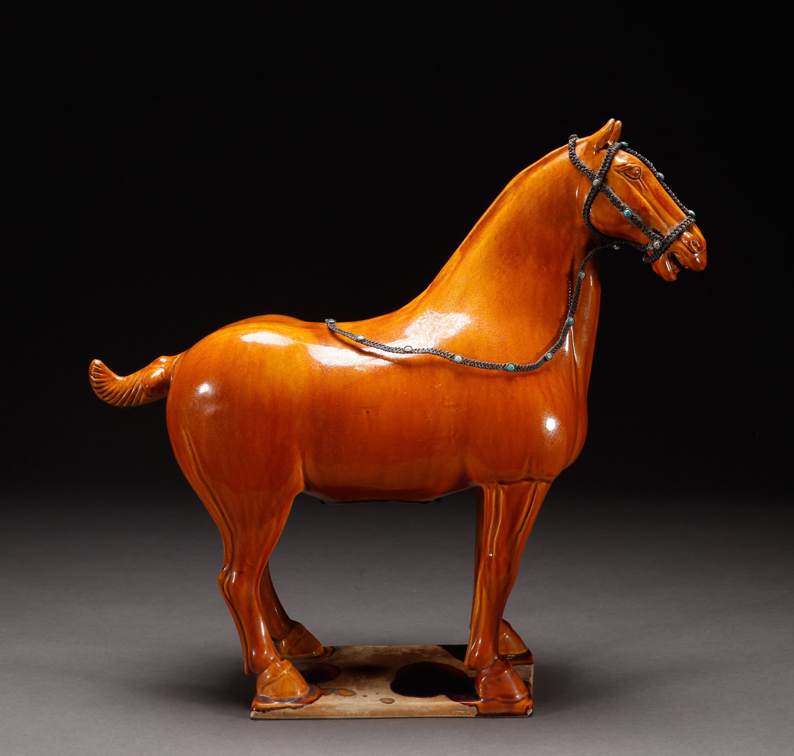 Before the Ming Dynasty, yellow glazed horses (1 of 11)