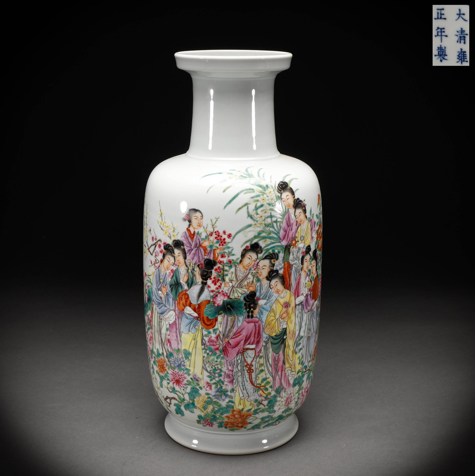 Qing Dynasty Pink Twelve Gold Hairpin Vase: Height: 41cm, Width: 18cm, Weight: 4104g