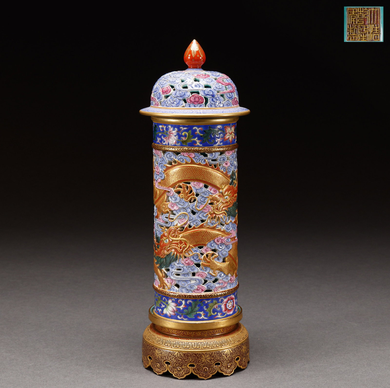 Qing Dynasty Pink Dragon Pattern Barrel: Height: 26cm, width: 8cm, weight: 558g
