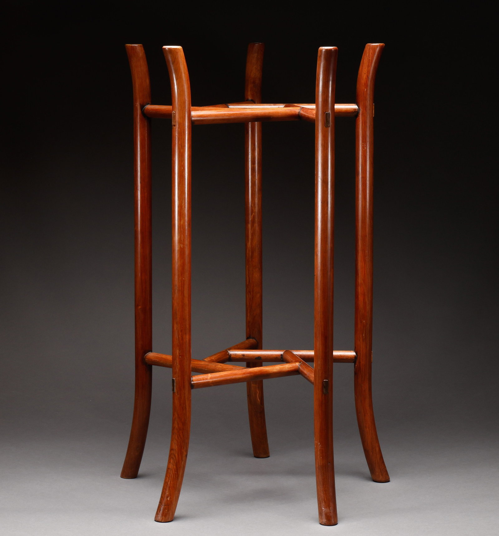 Qing Dynasty Huanghua Pear Pot Stand: Height: 75cm, width: 43.5cm, weight: 3540g