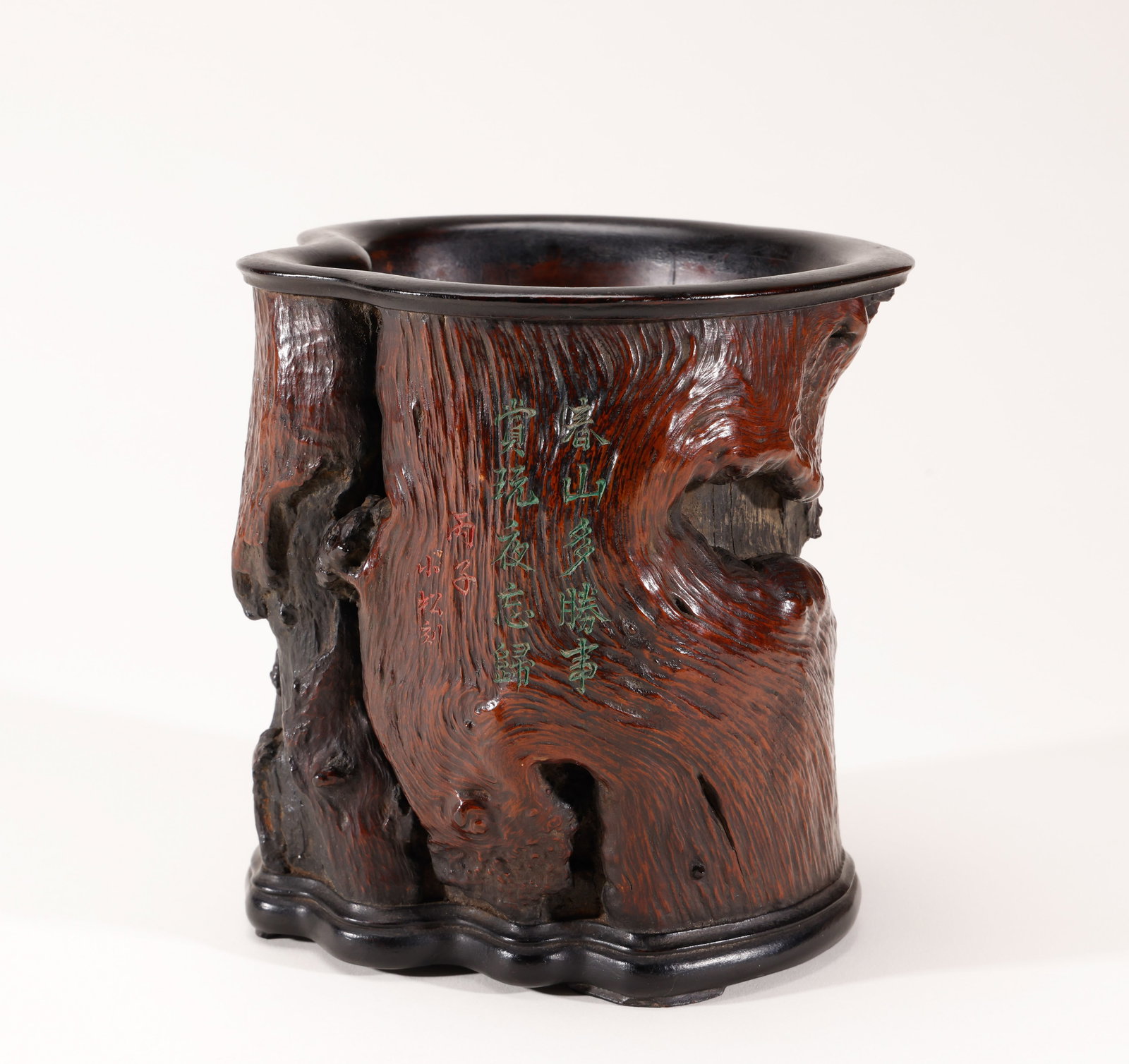 Qing Dynasty Huanghua Pear Pen Holder: Height: 14cm, width: 13cm, weight: 627g
