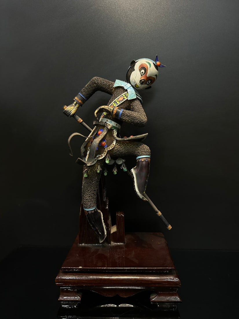Bronze Cloisonn ?? and Blue Burned Hundred Treasures Statue of the Republic of China: The height is about 25cm, width is about 12cm, and weight is about 353g. The work portrays the traditional warrior image, with agile postures and wielding weapons, giving it a strong sense of dynamism