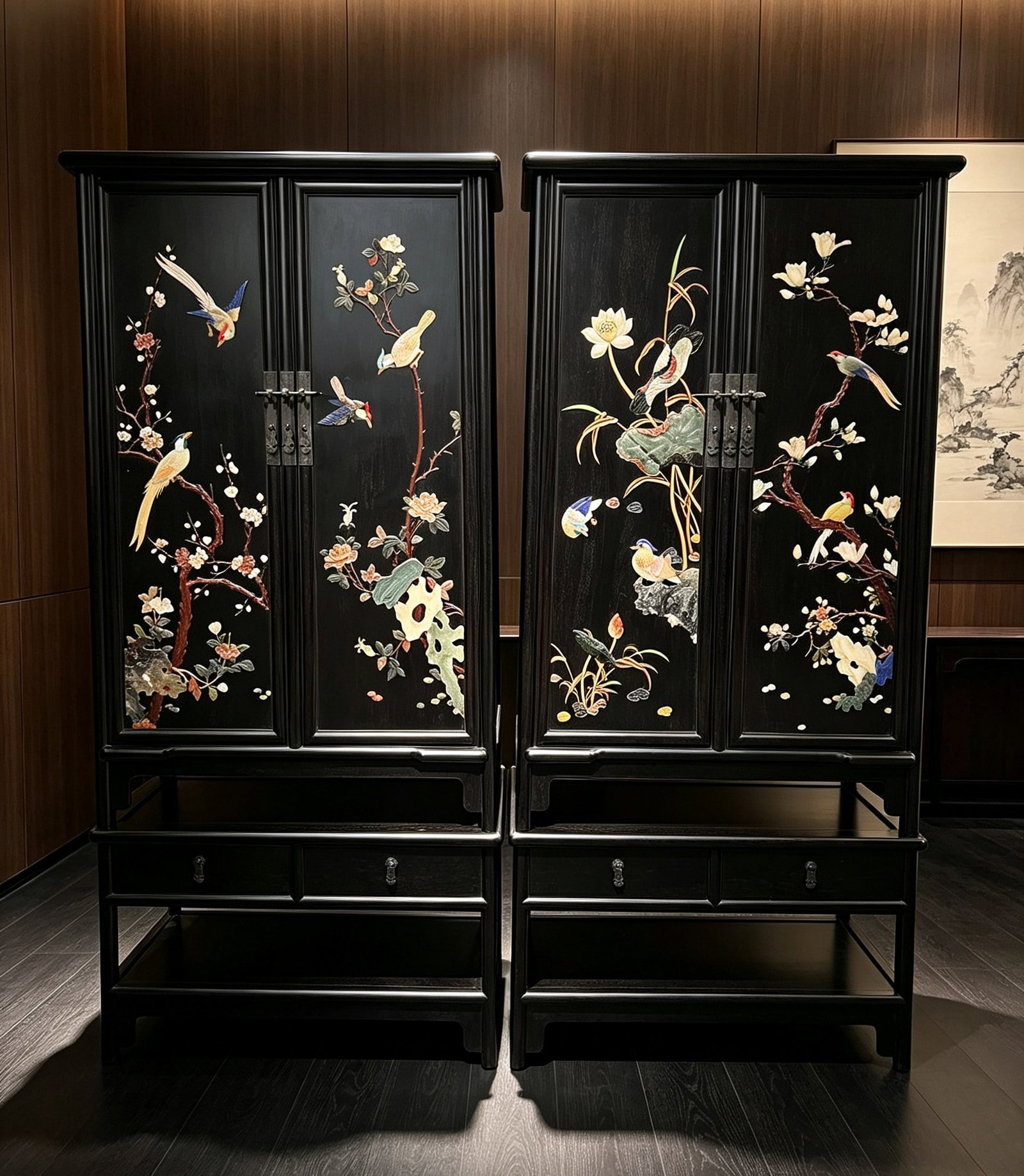 A pair of Qing Dynasty Purple Sandalwood Embedded Hundred Treasures Flower and Bird Pattern Noodle: Paired rosewood cabinet with inlaid flowers and bird patternsSingle cabinet size 86-42-185cm, crafted with exquisite rosewood solid wood craftsmanship; The upper layer has double doors, and the lower 