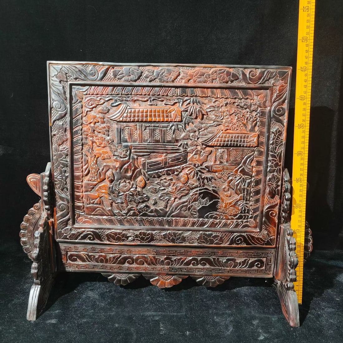 Qing Dynasty Treasure Figures Story Pattern Screen Insertion: Solid wood deep carved landscape courtyard carved flower screen arrangementSpecification: Height 46cm to width 57cm, weight 8225g; made of hardwood material, with multi-layer relief pavilions, lotus p