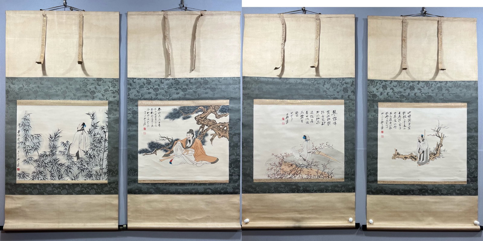 Zhang Daqian's blueprint book has four screens: Exquisite Gao Shi Character Four Screen Vertical AxisA single painting with a core size of 59 ?? 59cm, decorated with fine silk, featuring themes of bamboo, pine, plum, hermits, and high-ranking schol