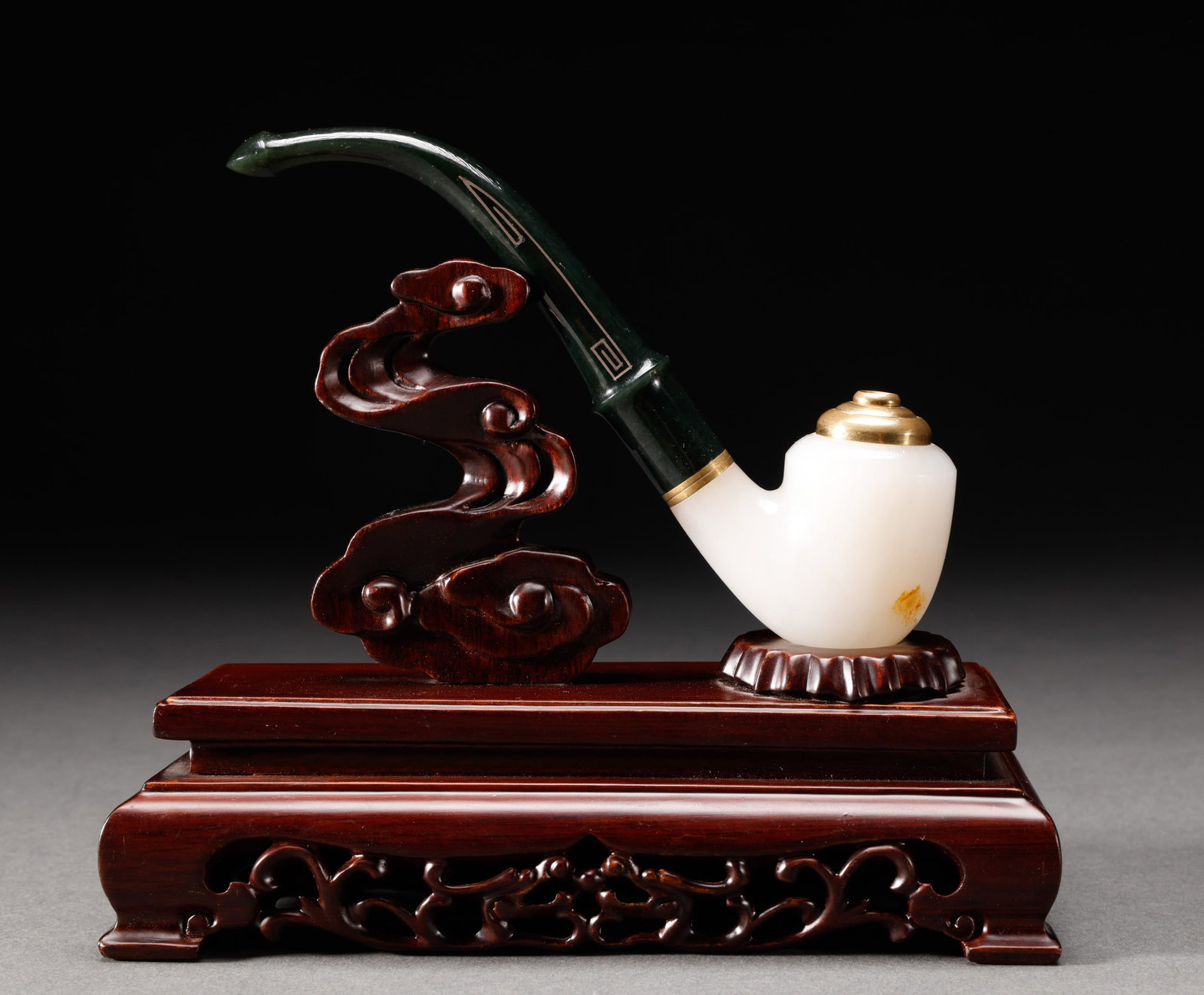Qing Dynasty Hotan Jade Cigarette Bag: Hetian Baiyu - Biyu Cuyin Pipe Ornament, with specifications of 10cm in height, 14.5cm in width, and 147g in weight. The Baiyu hopper has a warm and natural leather color, and the Biyu tobacco stem is
