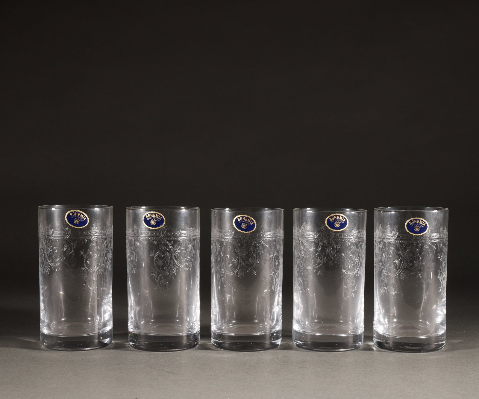 Original Bohemian Crystal Cup Set: Czech Bohemian carved crystal water cup set of five pieces, with a specification cup height of 12cm, caliber of 6.4cm, and a total weight of 1200g. Made of transparent crystal material, the outer