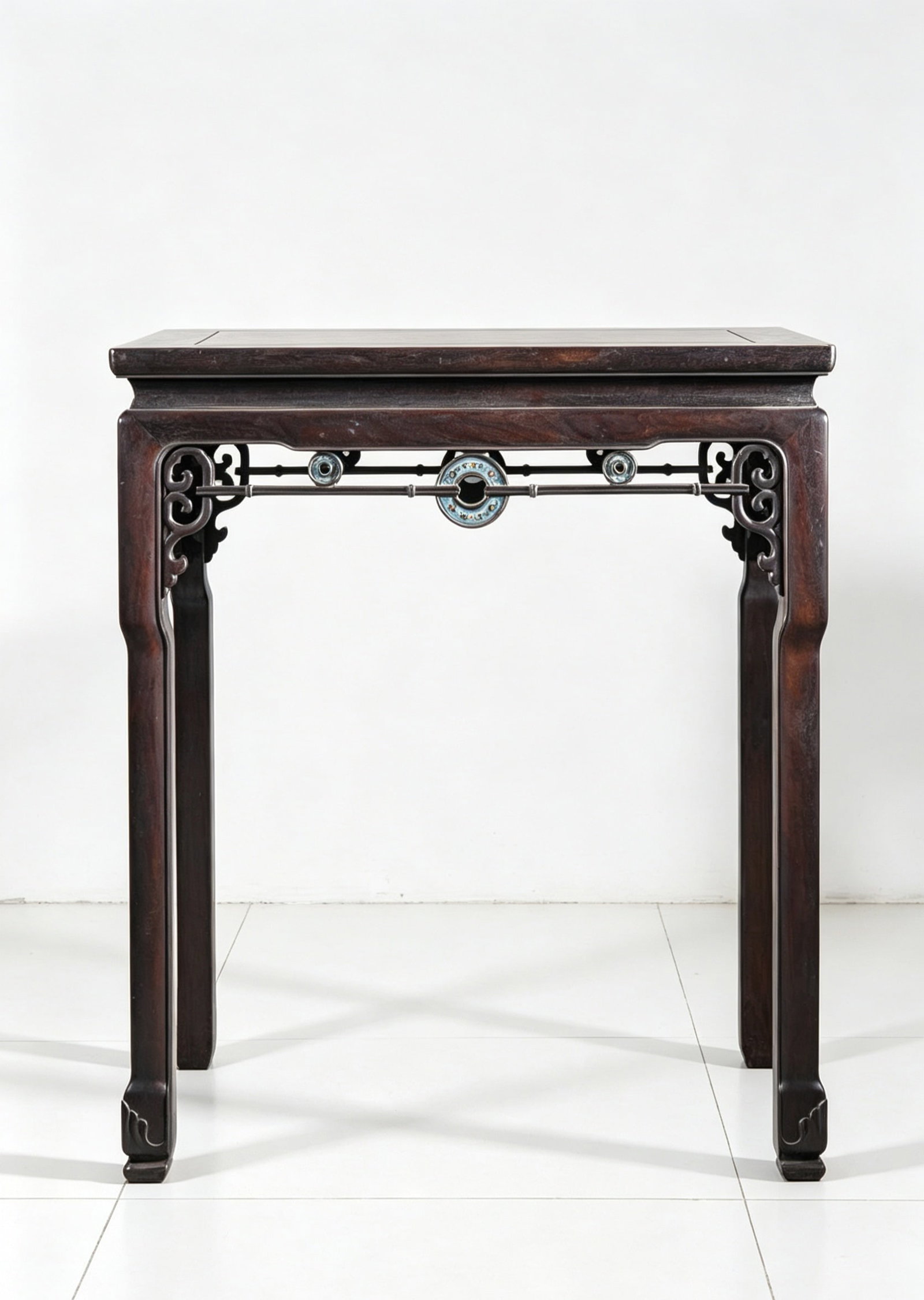 Case of Qing Dynasty rosewood inlaid with copper body, cloisonn ?? enamel dragon pattern strip: The rosewood inlaid with cloisonn five dragon patterned incense table is 80cm high, 38cm wide, and 68cm long. The rosewood is used as the material, and the surface is embedded with cloisonn ?? enamel 