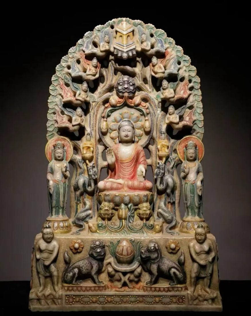 Before the Ming Dynasty, Han white jade stone carvings, painted Buddha statues, and Buddhist niches: Pre-Ming Painted White-Marble Buddhist Shrine with Buddha Figure. Embodying a century of master craftsmanship, the piece stands 105 cm tall, is 63 cm wide, and is 24 cm thick. With a composed expressi