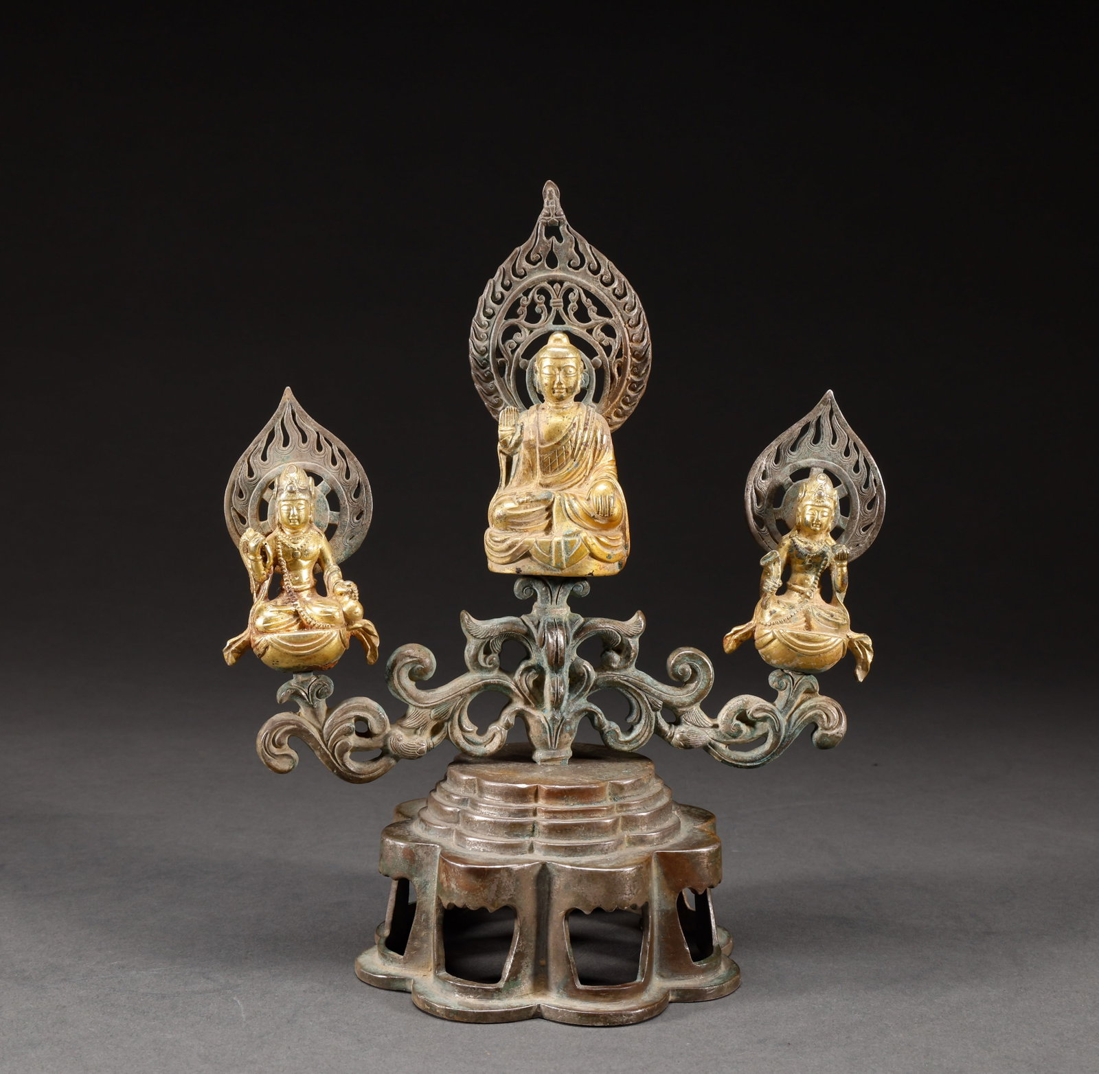 Bronze gilded Buddha statues from the Ming Dynasty or earlier (1 of 8)