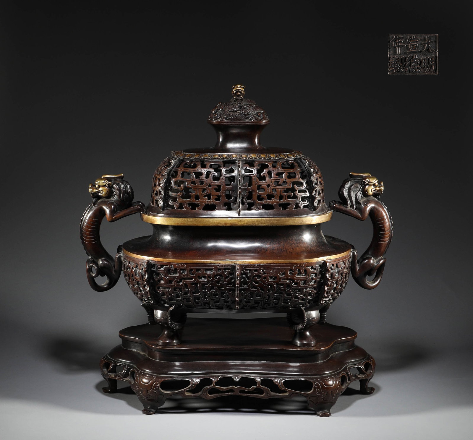 Qing Dynasty Copper Double Ear Smoker: Qing-Dynasty Bronze Twin-Handled Incense Burner. Embodying a century of master craftsmanship, the piece stands 58 cm tall, is 60 cm wide, and weighs 36,100 g. Solid in substance with clear marks and a