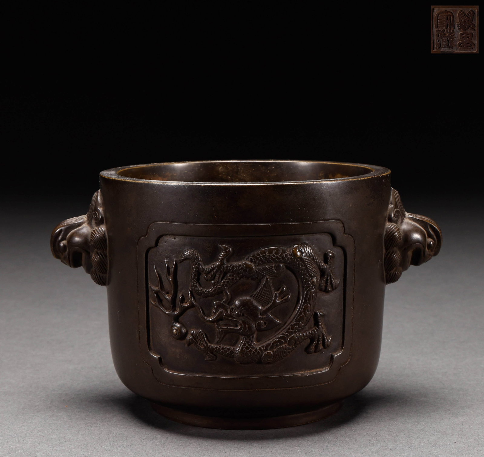 Qing Dynasty copper incense burner: Qing-Dynasty Bronze Censer. Elegant and serene, with a naturally refined bearing, the piece stands 9 cm tall, is 14.5 cm wide, and weighs 1,501 g. The modeling is well-considered and the workmanship r