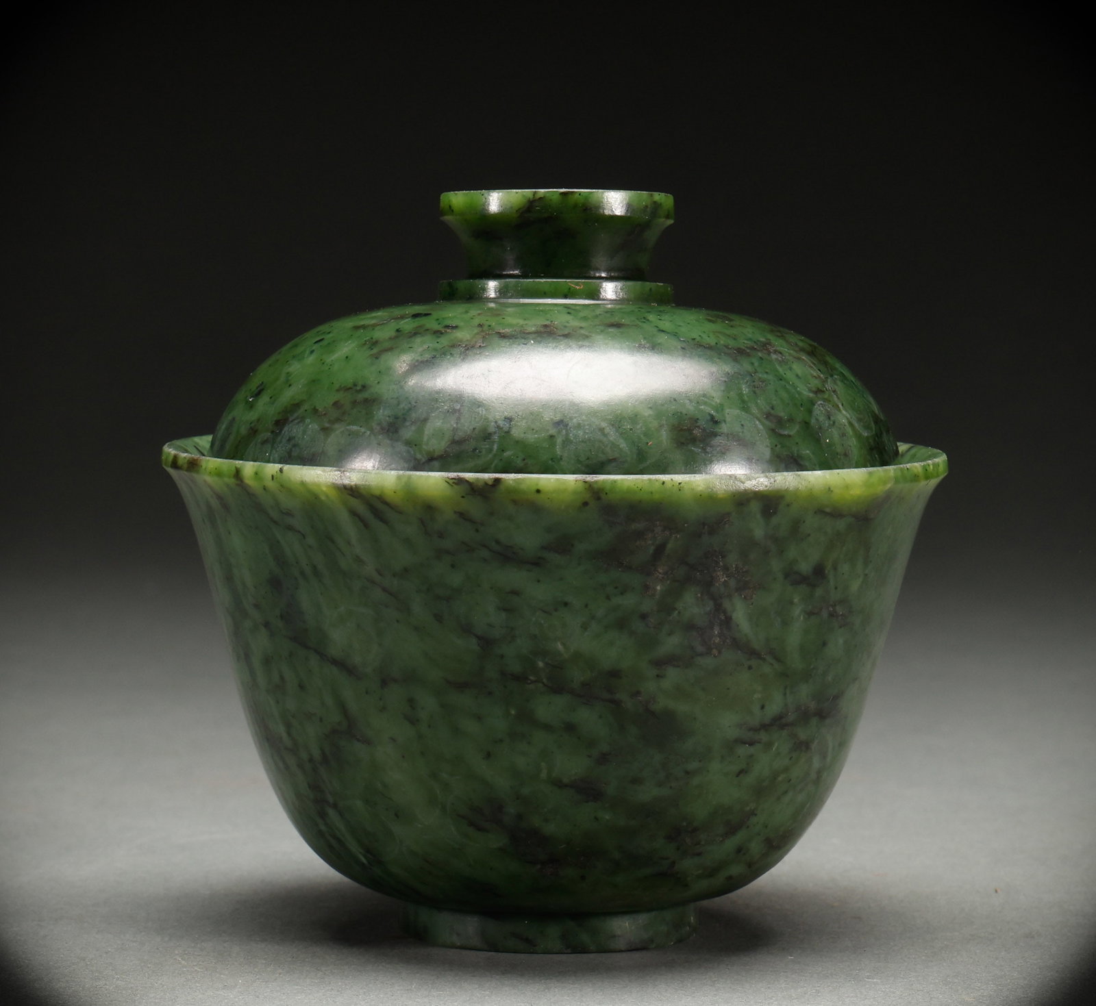Qing Dynasty Hetian Biyu Cover Bowl: Qing-Dynasty Hetian Jasper Covered Bowl. Perfectly formed and full of distinctive charm, the piece stands 10.5 cm tall, is 11 cm wide, and weighs 315 g. Fine-grained and thickly patinated, complete in