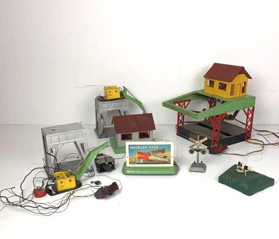 American Flyer Buildings and Machinery (1 of 15)