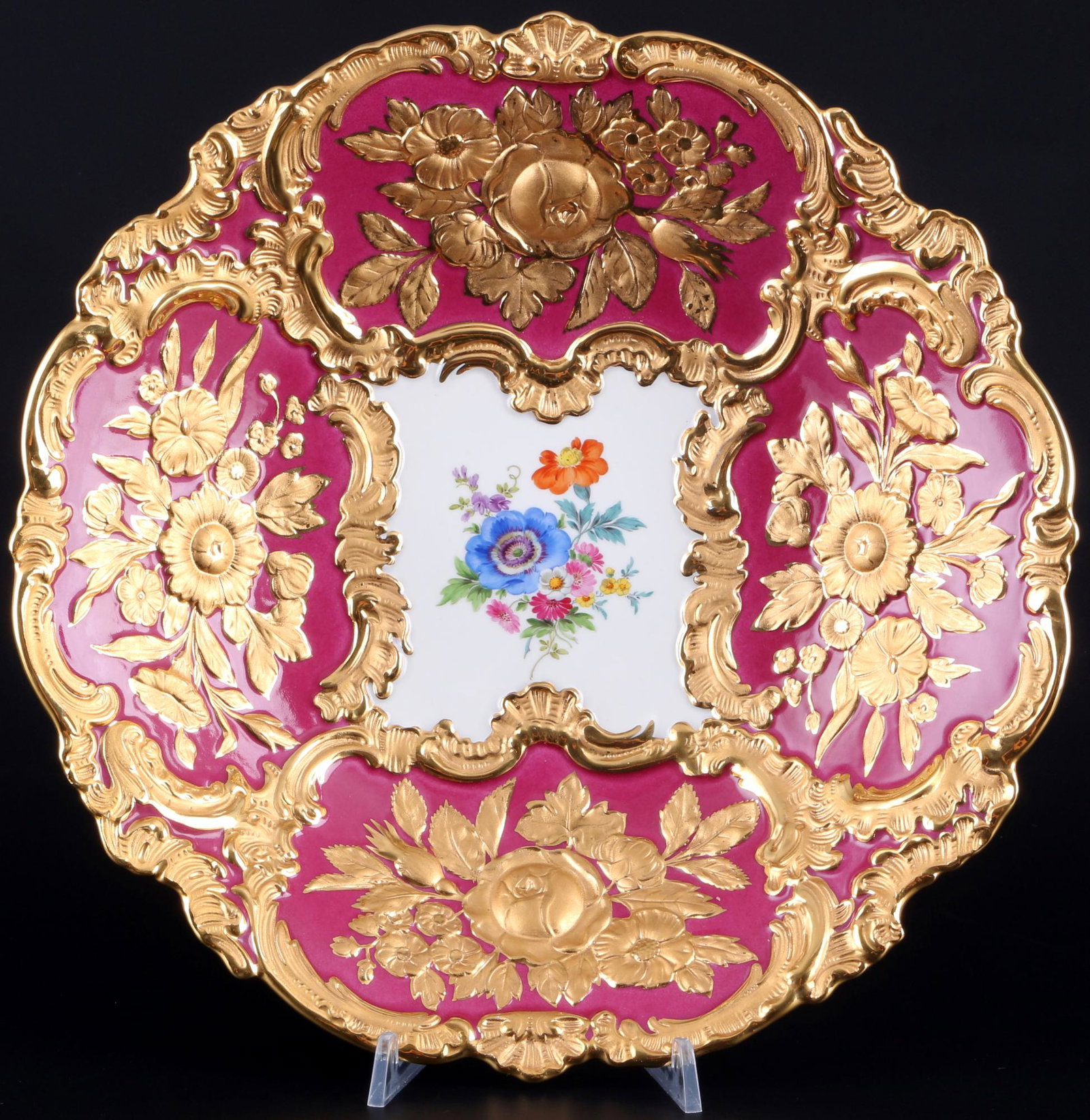 Meissen Flower Bouquet Purple large splendor bowl 1st choice, groÃŸe Prunkschale 1.Wahl,: porcelain, blue sword mark 1st choice, dÃ©cor flower bouquet on purple ground with gold staffage, H 6.5 cm x D 31 cm, gold abrasion