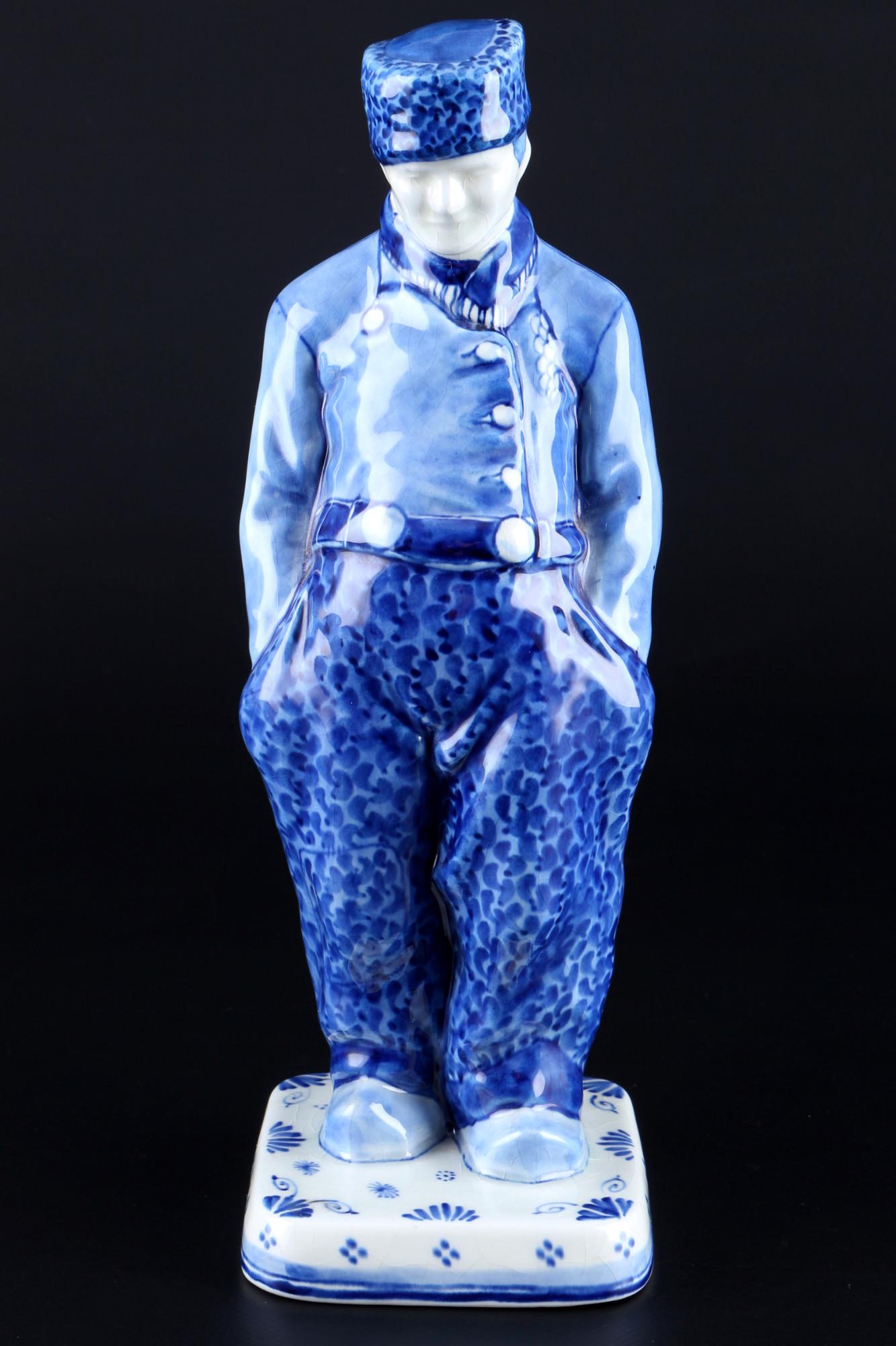 De Porceleyne Fles Delft The Original Blue farmer, Bauer,: ceramic, blue mark, series The Original Blue, farmer, H 28 cm x W 9.5 cm x D 9.5 cm, craquelure