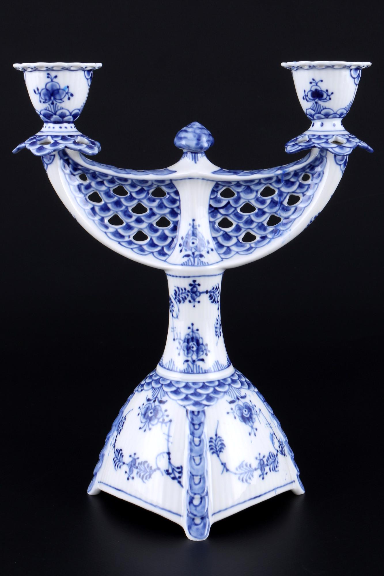 Royal Copenhagen Musselmalet Full Lace large candlestick 1169 1st choice, Vollspitze KerzenstÃ¤nder,: porcelain, Denmark, green company mark and blue waves, dÃ©cor Musselmalet Full Lace, model no. 1169, H 25 cm x W 20.5 cm x D 13 cm, wax remnants