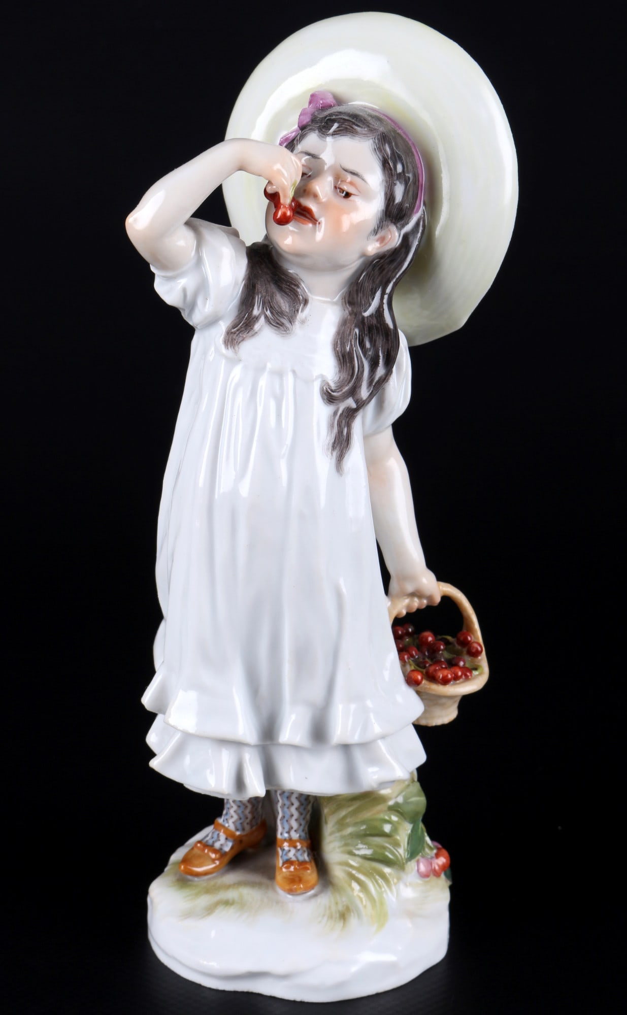 Meissen girl with cherries 1st choice, P. Helmig, knob mark, MÃ¤dchen mit Kirschen 1.Wahl,: porcelain, blue sword mark 1st choice, knob mark 1860-1924, design by Paul Helmig (1859-1939), model no. Y122, girl with cherries, H 17,5 cm x W 6,5 cm