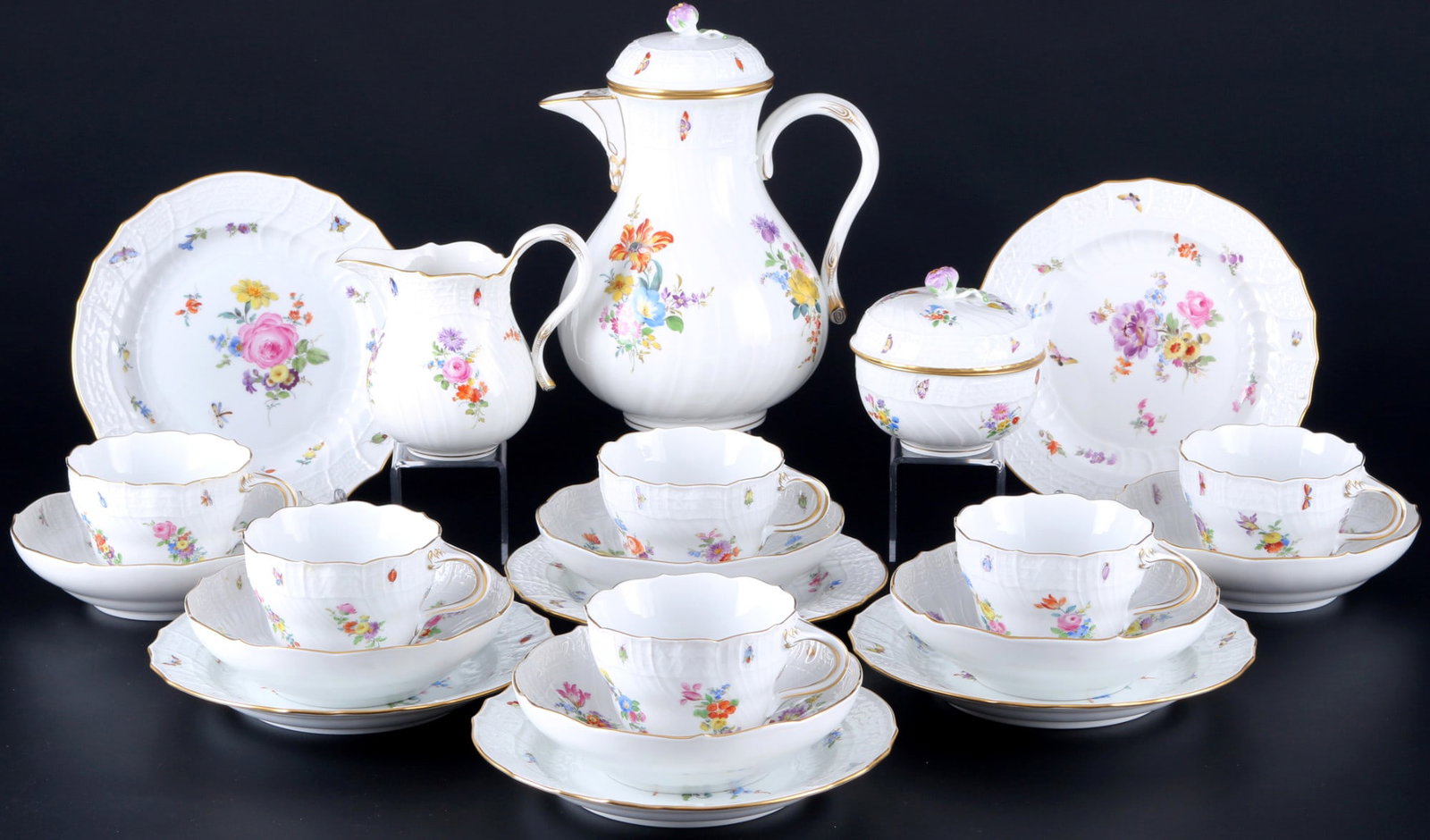 Meissen New Brandenstein Flower Bouquet coffee service for 6 pers. 1st choice, Kaffeeservice fÃ¼r 6: 21-piece porcelain, blue sword mark 1st choice, decor Flower Bouquet with New Brandenstein relief, 1x coffee pot H 21 cm x D 14 cm, 1x milk jug H 11,5 cm x D 8 cm, 1x sugar box H 9 cm x D 9,5 cm, 6x c