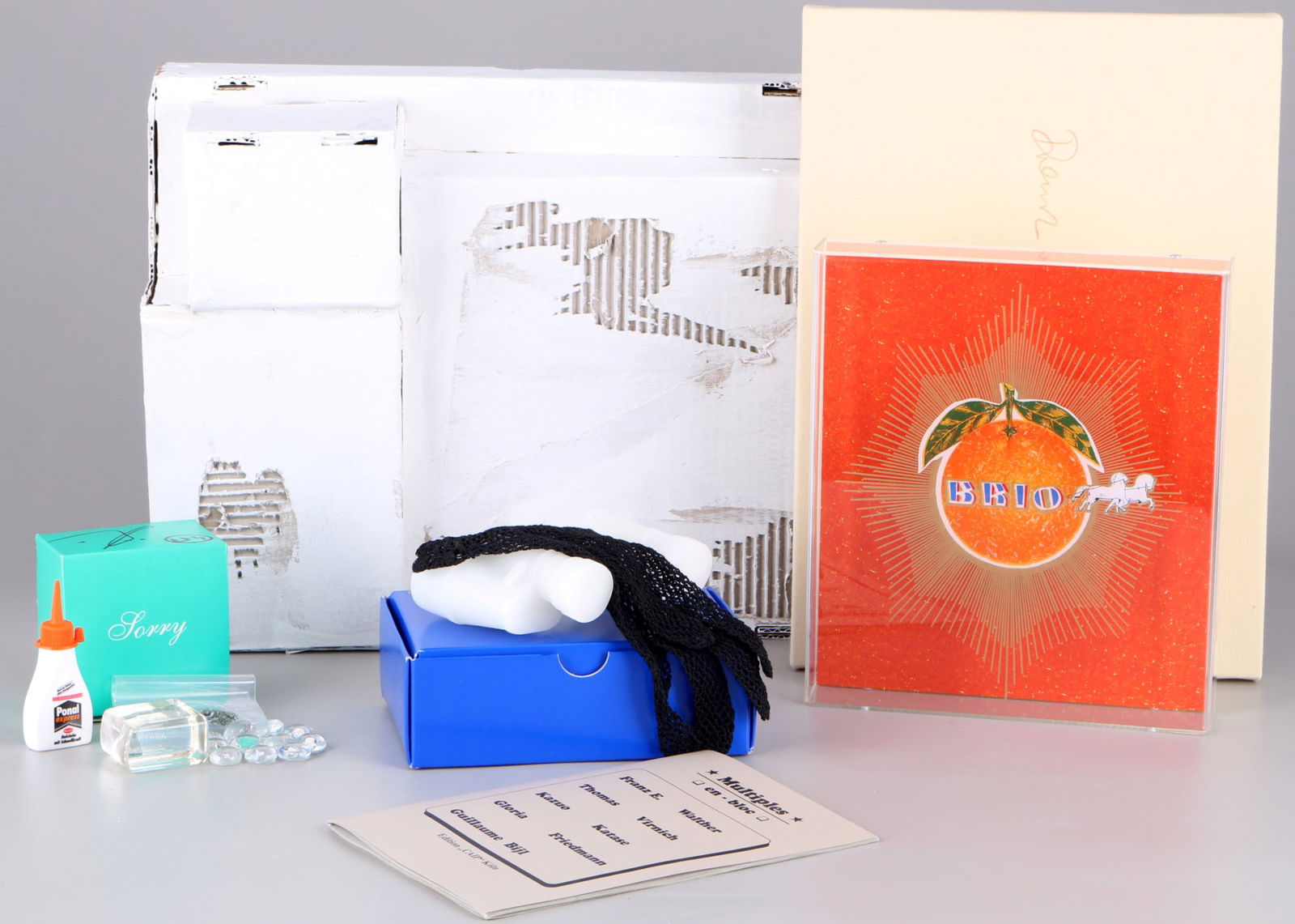 Multiples en-bloc artist box of 5 artists, KÃ¼nstlerbox von 5 KÃ¼nstlern,: 5 signed and numbered multiples by the artists Franz Erhard Walther, Thomas Virnich, Kazuo Katase, Gloria Friedmann and Guillaume Bijl, Edition SchrÃ¶der and Edition CAIP, Cologne