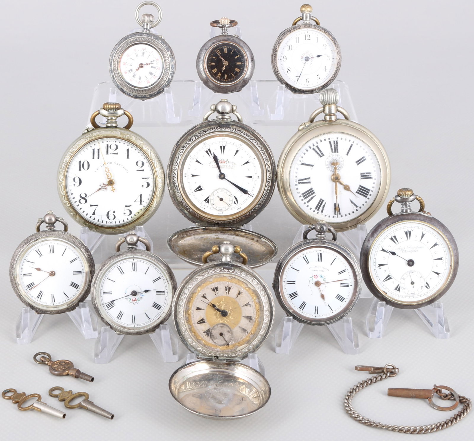 11 pocket watches, mostly 800-925 silver, including K.Serkisoff & Co Constantinople,: Collection of 11 mechanical pocket watches, 7 of which are in 800-935 silver and 4 silver-plated pocket watches, included are K.Serkisoff & Co Constantinople with key winding D 5.2 cm working, Vencedo