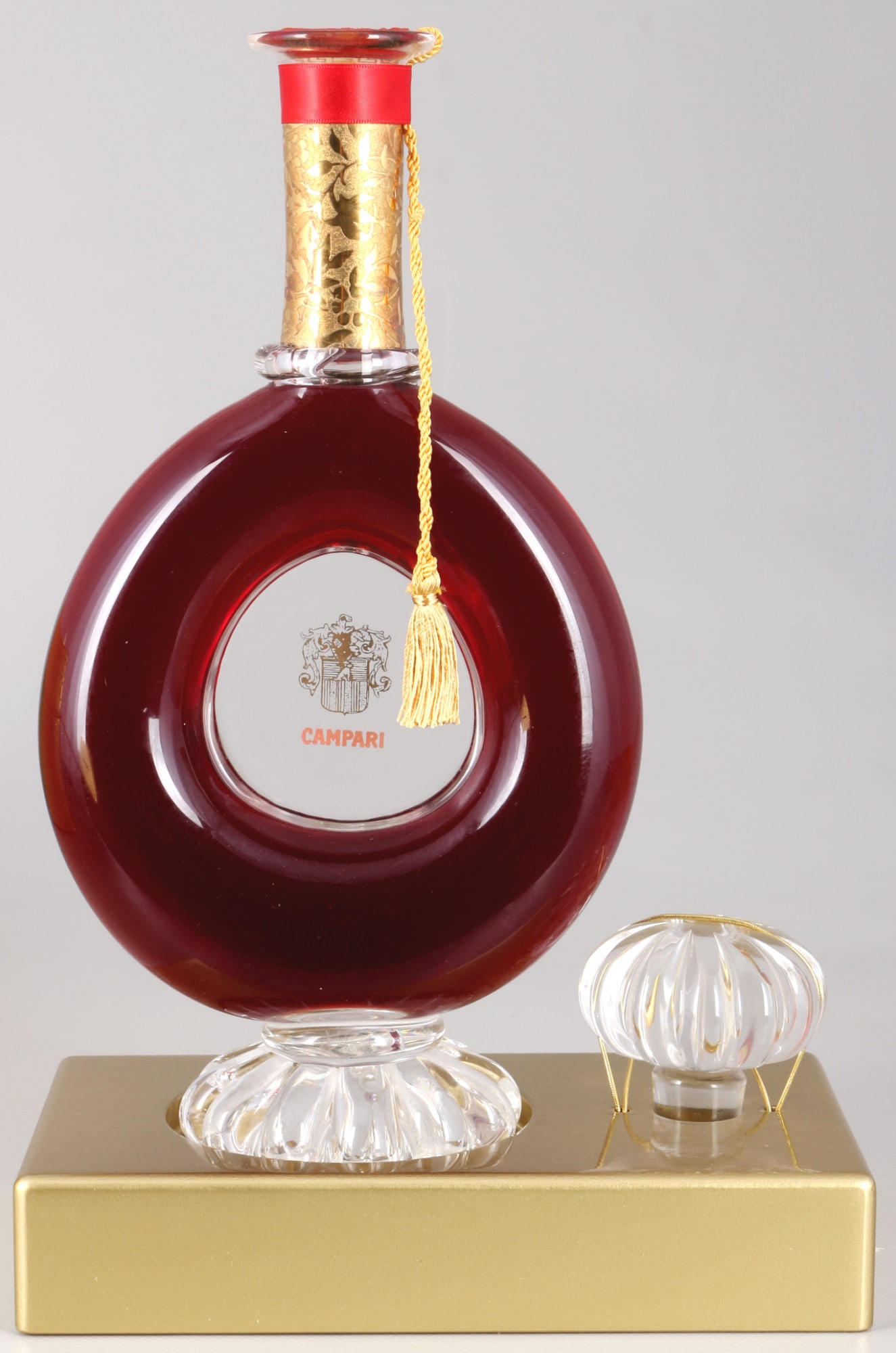 Campari La Dogaressa by Murano Archimede SEGUSO (1909-1999), limited,: Campari La Dogaressa in Murano glass, limited edition 129/200, original golden folding packaging with internal bottle stand, video and stopper, signed and numbered on the bottom of the bottle Archimed