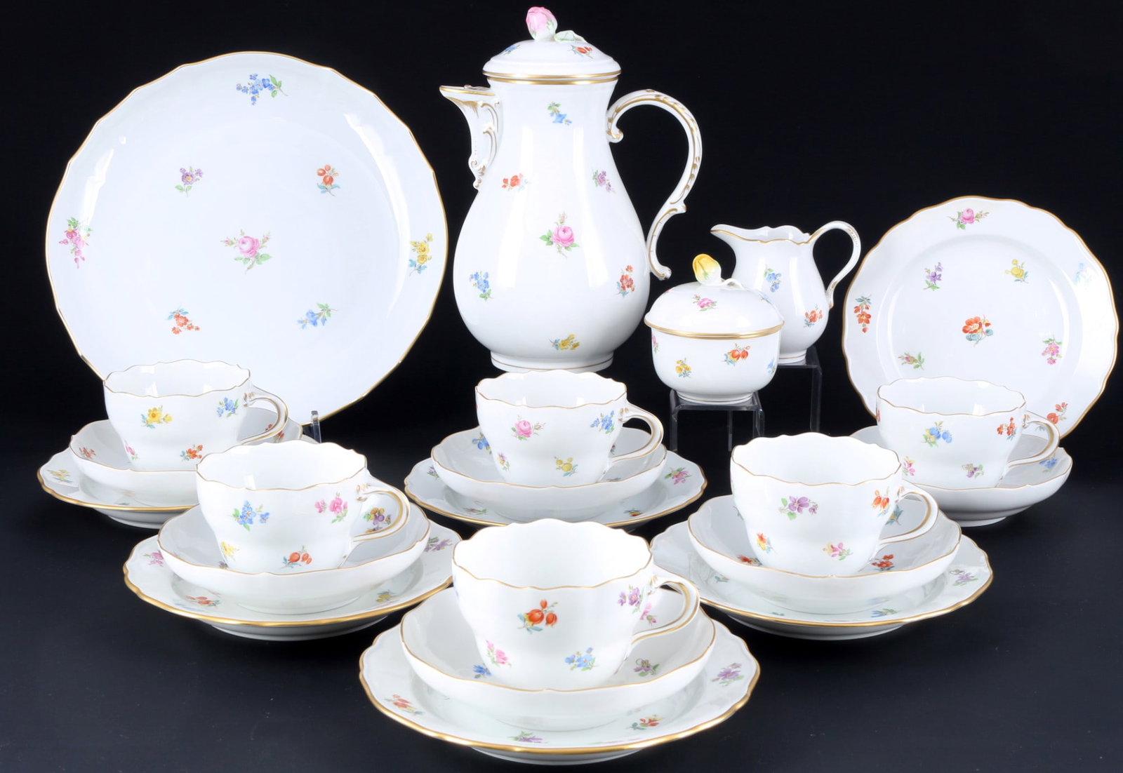 Meissen Strewn Flowers coffee service for 6 persons,: 22-piece porcelain, sword mark with grinding and white stroke, decor Strewn Flowers (house painting), 1x coffee pot H 23.5 cm x D 12 cm, 1x milk jug 9.5 cm, 1x sugar bowl H 9 cm, 6x cups H 6.5 cm x D 