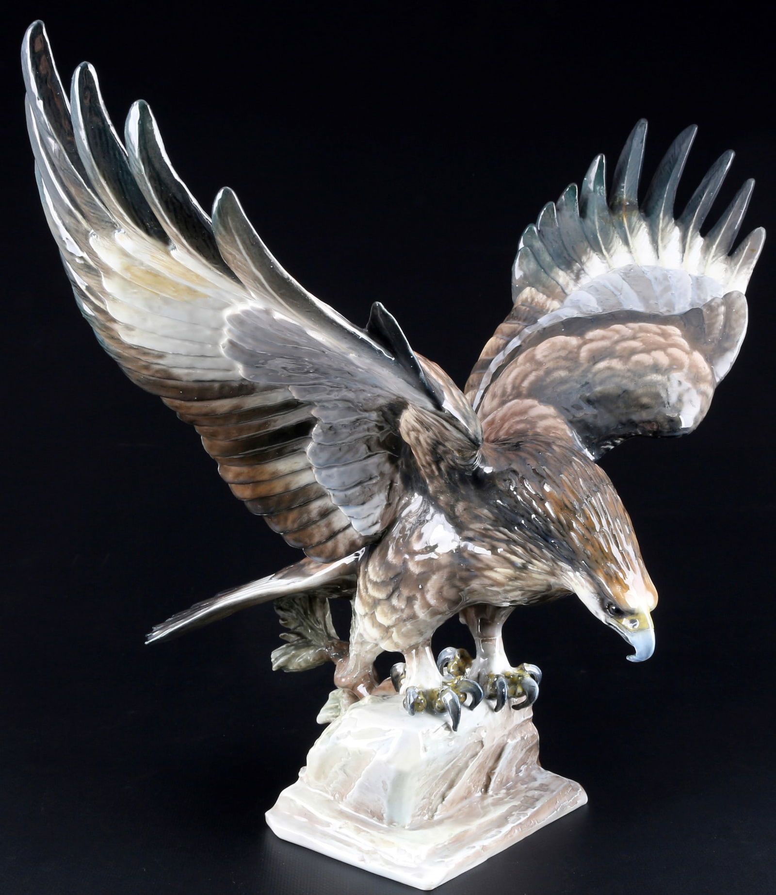 Rosenthal large rising eagle - Fritz HEIDENREICH,: porcelain, green company mark, design by Fritz HEIDENREICH (1895-1966), soaring eagle, H 35 cm x W 42 cm x D 28 cm, restored