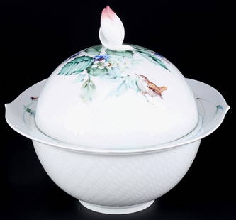 Meissen Woodland Flora Waves large lidded tureen 1st choice,: porcelain, blue sword mark 1st choice, design by Sabine WACHS (1960), shape Waves, decor Woodland Flora, decor no. 614501, painter no. 304, shape no. 29381, manufactured around 1997, H 26.5 cm x D
