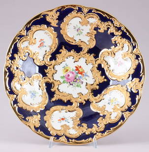 Meissen splendor bowl Flower Bouquet royal blue 1st choice,: porcelain, blue sword mark 1st choice, decor Flower Bouquet on royal blue ground with splendor relief, model no. 54109, H 6 cm x D 28.5 cm, very small chip on the bottom ring
