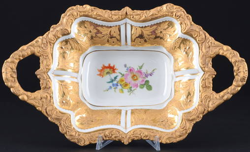 Meissen splendor bowl with handles Flower Bouquet Gold 1st choice,: porcelain, blue sword mark 1st choice, decor Flower Bouquet, gilded volute and flower relief, H 9 cm x L 35 cm x W 23 cm