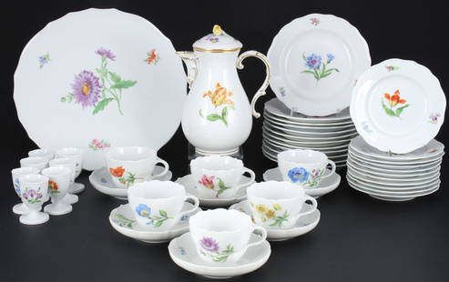 Meissen Flowers 44-piece coffee set - including pfeiffer period / knob mark,: 44-piece porcelain set, blue sword mark with two grinding strokes, including knob mark (1815-1924) and pfeiffer period (1924-1934), decor Flowers, 1x coffee pot H 23.5 cm x D 13 cm, 6x coffee cups H 6