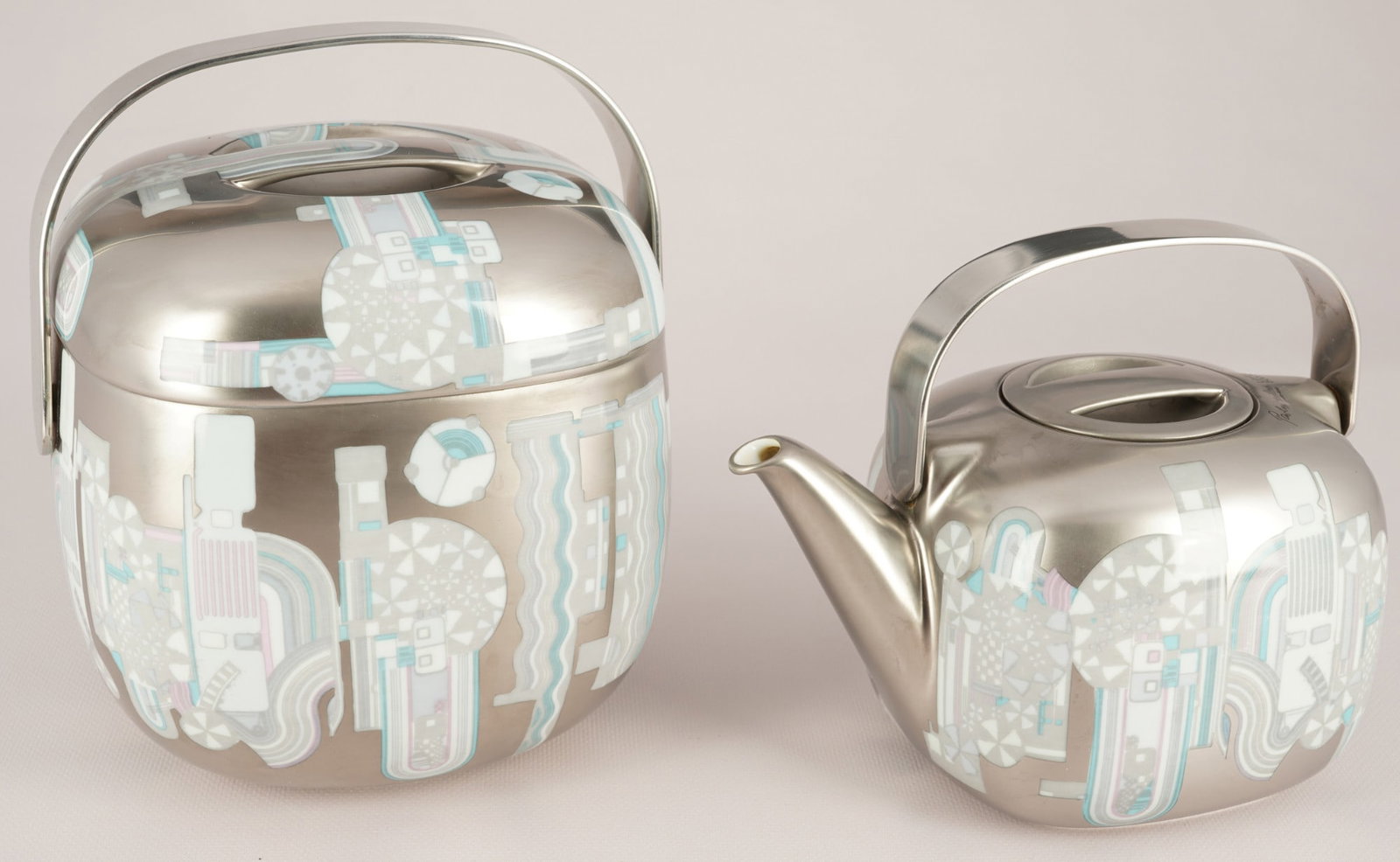 Rosenthal Suomi Eduardo Paolozzi tea pot and lidded box - limited art series,: porcelain, green company mark, decor Eduardo Paolozzi, shape Suomi, shape design Timo SARPANEVA (1926-2006), limited edition 249 and 356/500, 1x tea pot H 12 cm (with handle H 16 cm) x W 19 cm x D 12.