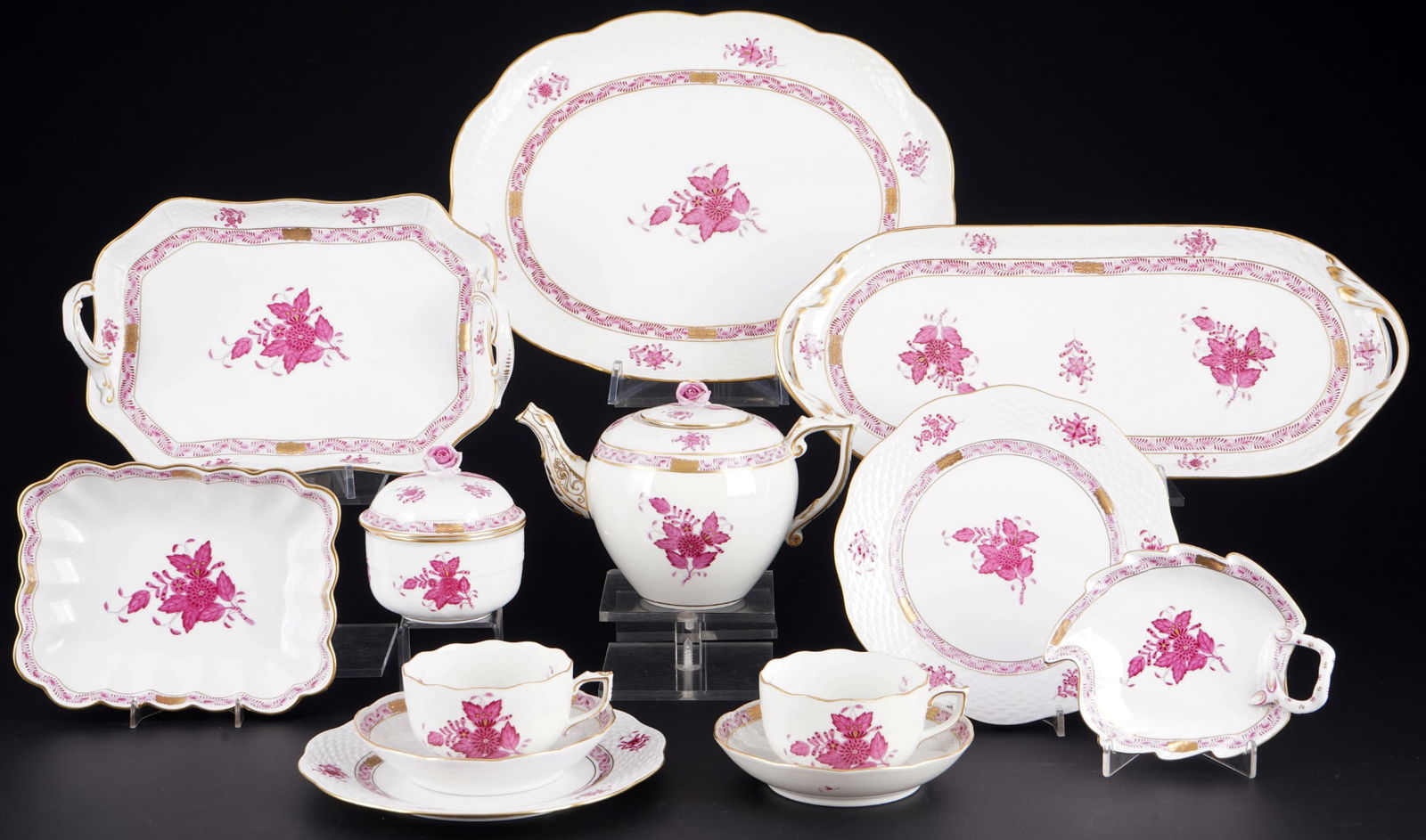 Herend Apponyi Purple tea dejeuner for 2 persons,: 13-piece porcelain, Hungary 20th century, blue company mark, decor AP Apponyi Purple, 1x tea pot #604 H 13 cm x D 11.5 cm, 1x sugar box #1663 H 10 cm x D 9 cm, 2x tea cups #704 H 5 cm x D 8.5 cm, 2x s