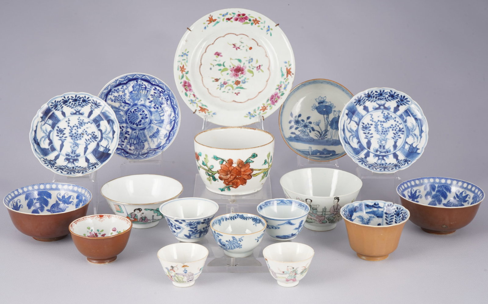 17 porcelain objects, China, 19th/20th century, (1 of 13)