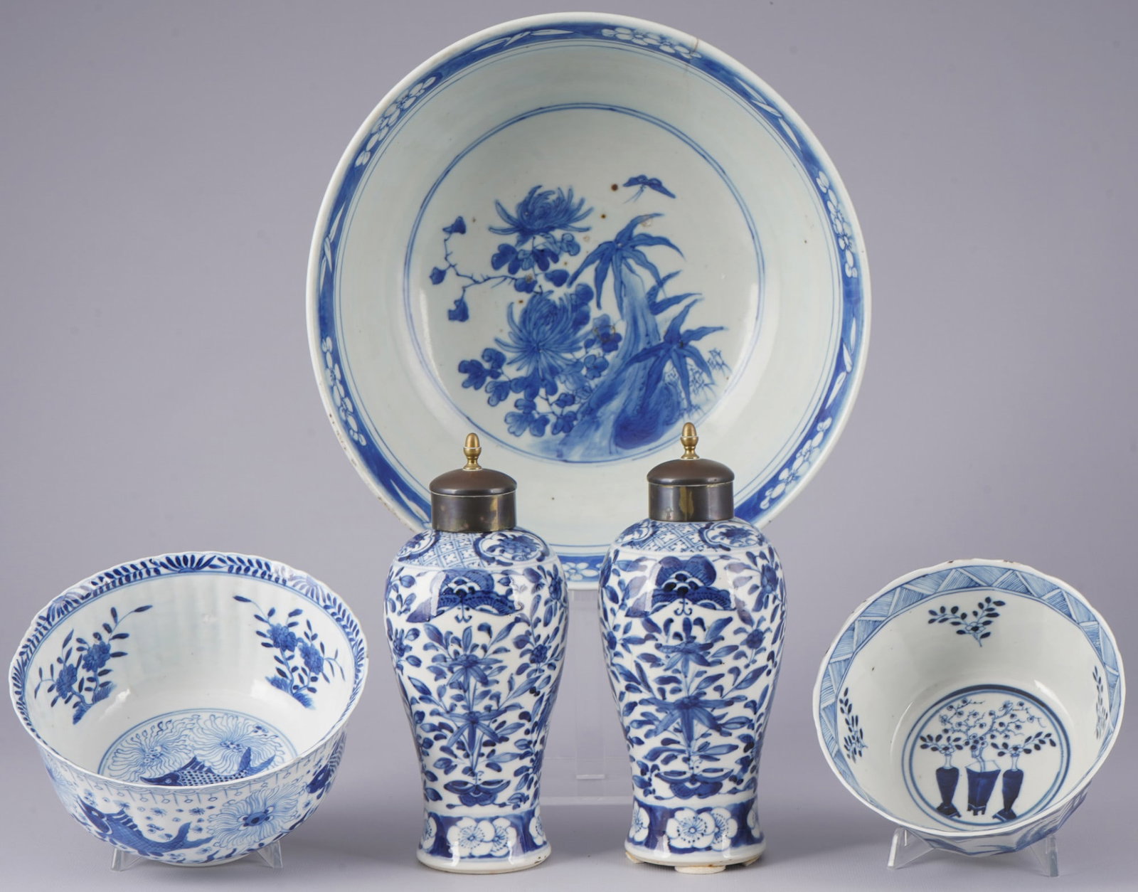 Five Chinese porcelain objects, China Qing Dynasty, (1 of 13)