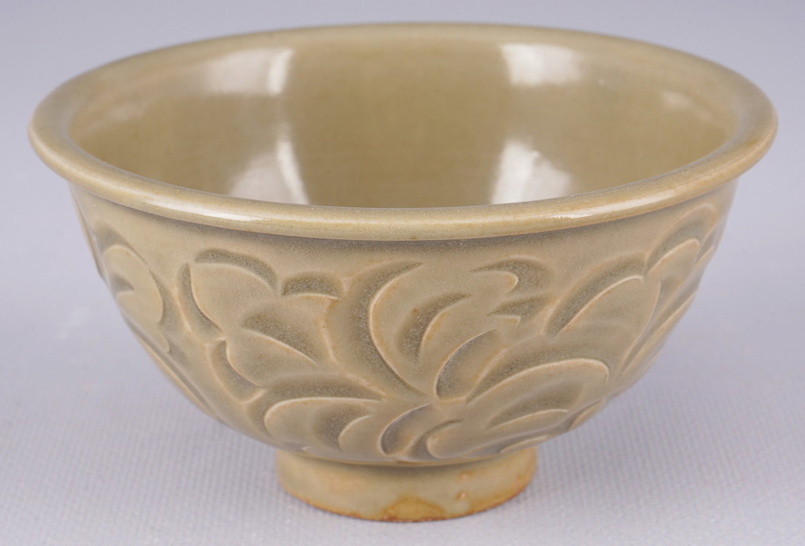 Yaozhou Celadon Schale, China Tang-Dynastie, (1 of 4)