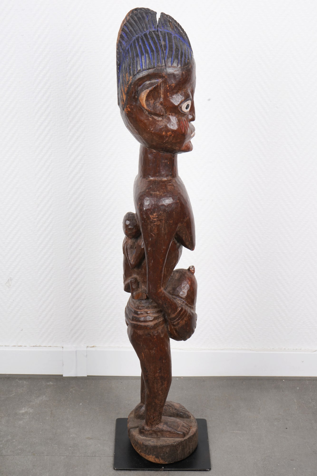 Large maternity figure, - 4