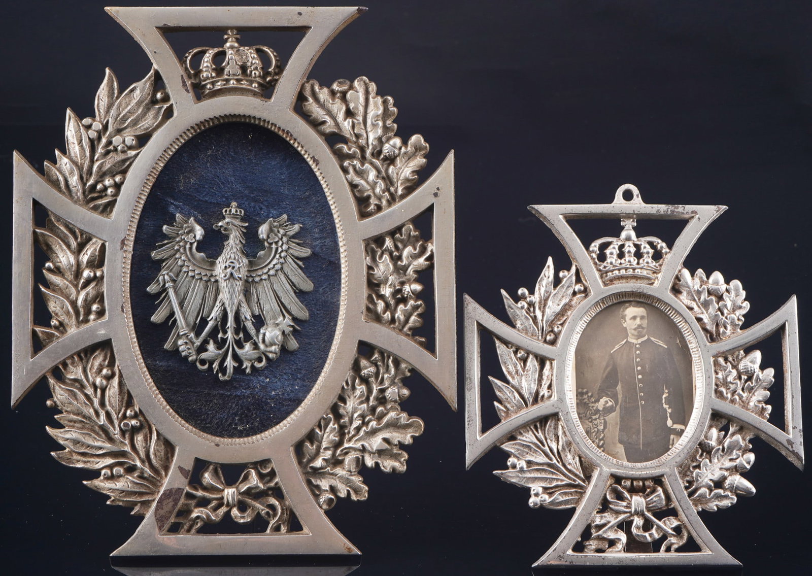 German Empire (1871–1918) 2 iron cross frames,: Metal, picture frame as an Iron Cross, flanked by a laurel wreath, the imperial crown is enthroned at the top, one with central prussian eagle with imperial orb and sceptre, with the initials FR (Fred