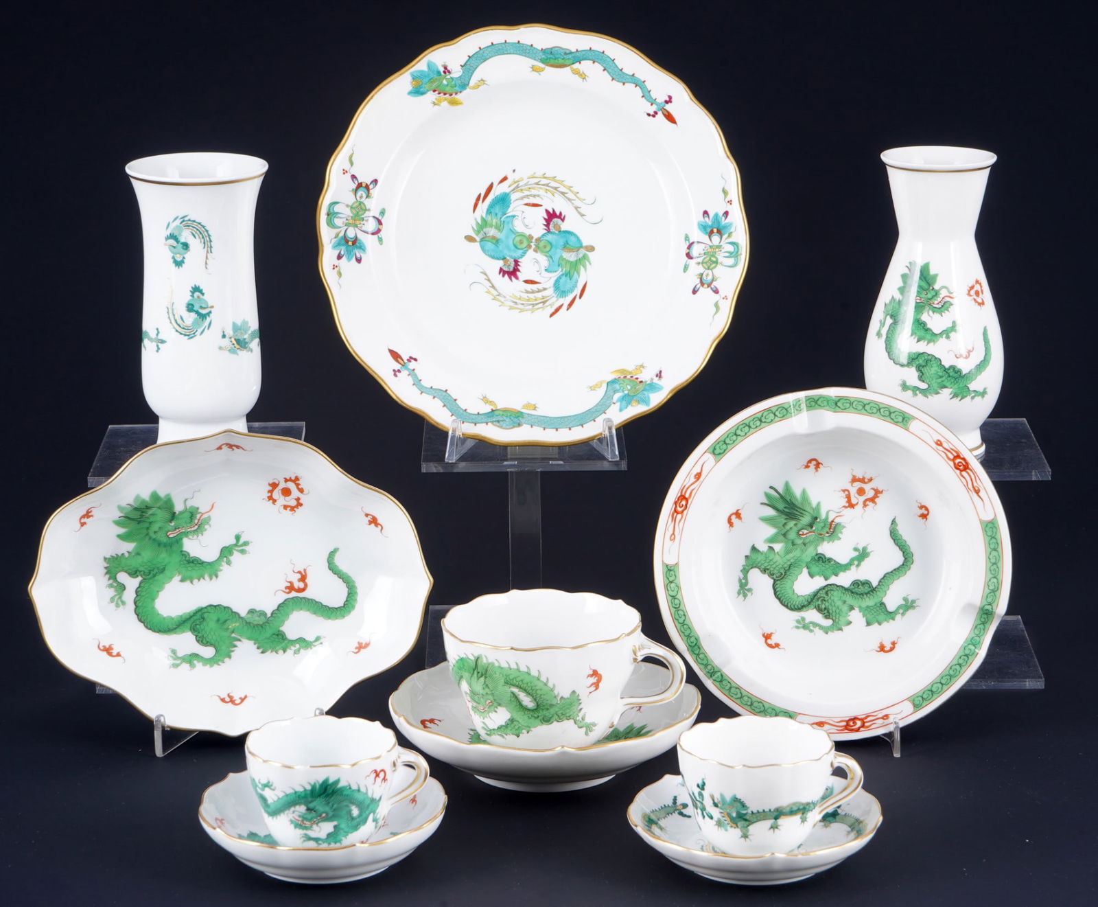 Meissen Court Dragon / Ming Dragon 8-piece lot,: porcelain, blue sword mark 1st choice and 1x 2nd choice / 1x 4th choice, decor Ming and Court Dragon in green, 1x coffee cup H 6.5 cm x D 9 cm, 1x saucer D 14 cm, 2x mocha cups H 5 cm x D 6.5 cm, 2x s