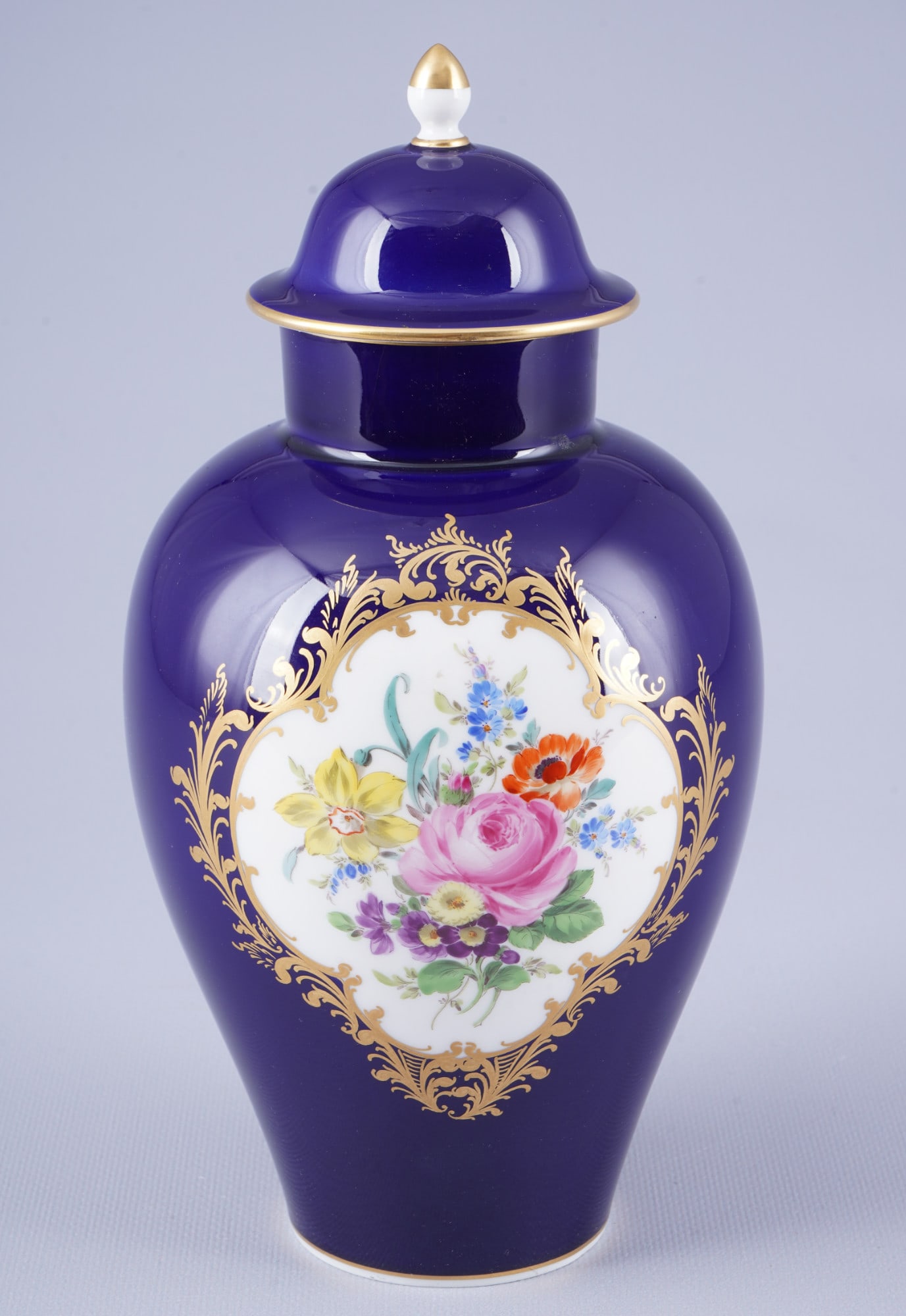 Meissen Flower Bouquet royal blue lidded vase 1st choice, (1 of 8)