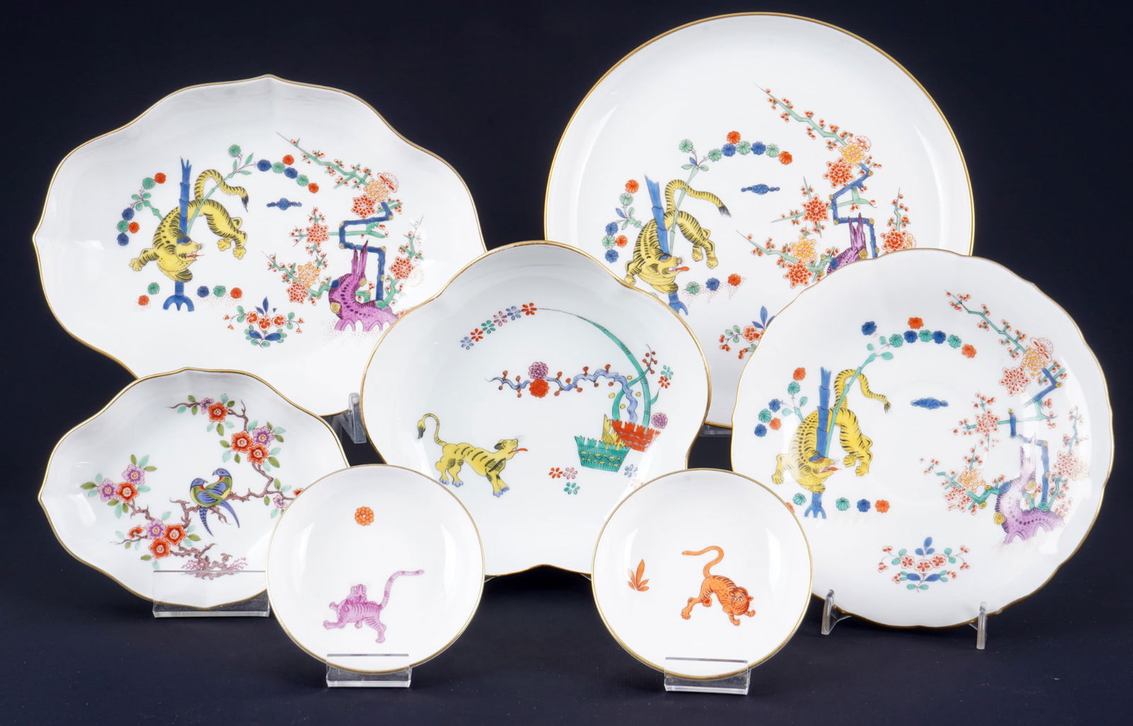 Meissen Kakiemon 7-piece decorative lot 1st choice,: porcelain, blue sword mark 1st choice, 1x Pfeiffer period 1924-1934, decor mainly Yellow Tiger - as well as once Indian Bird, 1x wall plate D 18 cm, 1x bowl H 3.5 cm x L 19 cm, 1x bowl H 3.5 cm x D 13