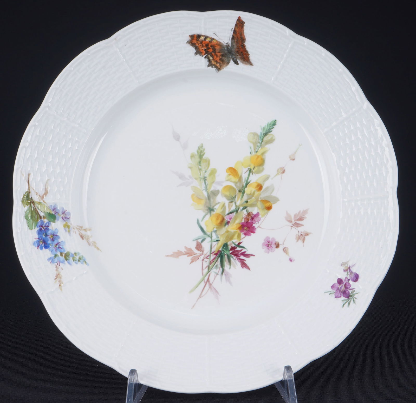 Meissen Soft Painting with Butterfly splendid plate 1st choice,: porcelain, blue sword mark 1st choice, knob mark 1815–1924, decor Soft Painting (Weichmalerei) - Flowers with Butterfly, Old Ozier relief, D 26 cm