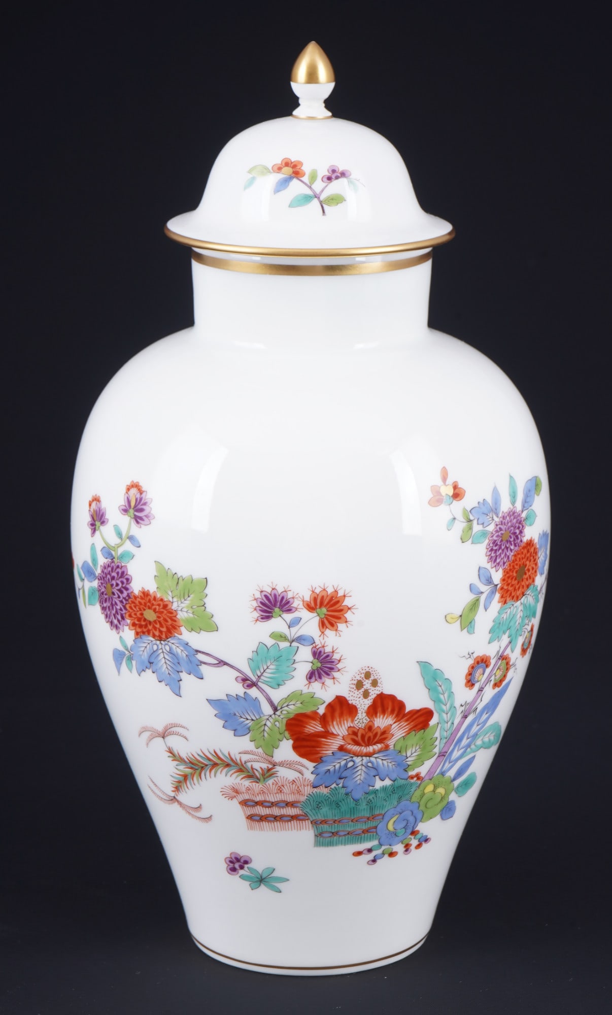 Meissen Indian Flowers lidded vase 1st choice, (1 of 7)