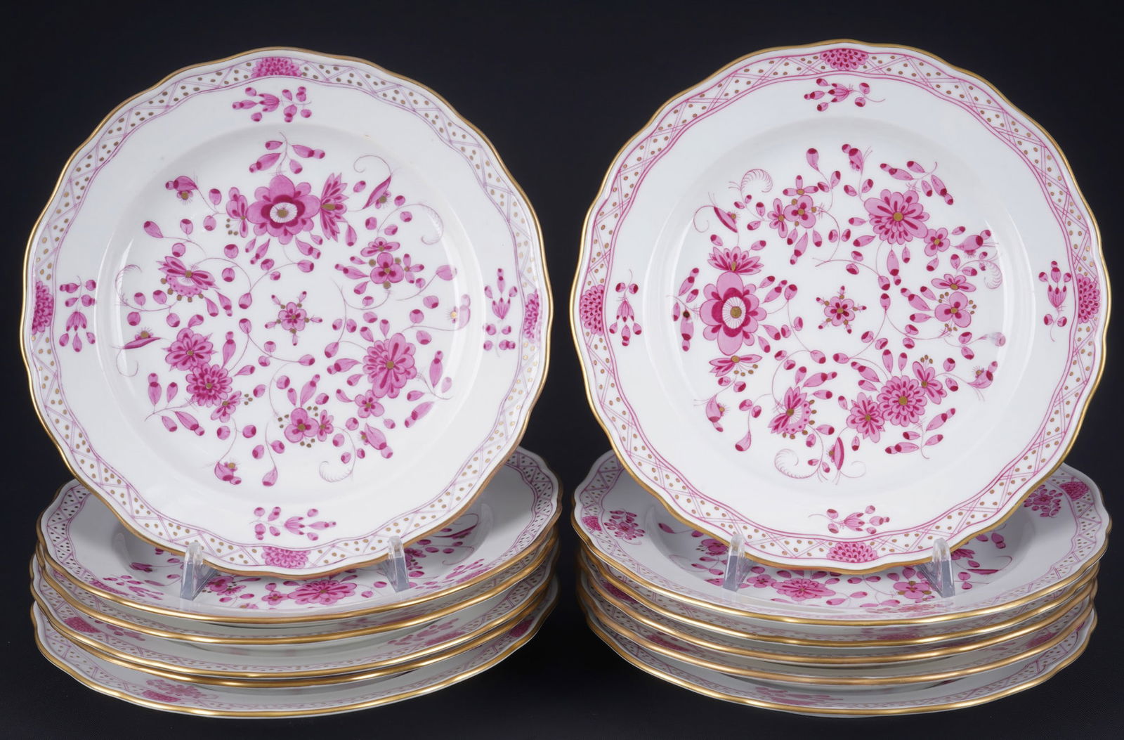 Meissen Indisch Purple Rich 12 dessert plates 1st choice,: porcelain, blue sword mark 1st choice (two plates 4th choice, one slightly larger), decor Indian Purple Rich, decor no. 343410 / 50b, 12x D 20 cm