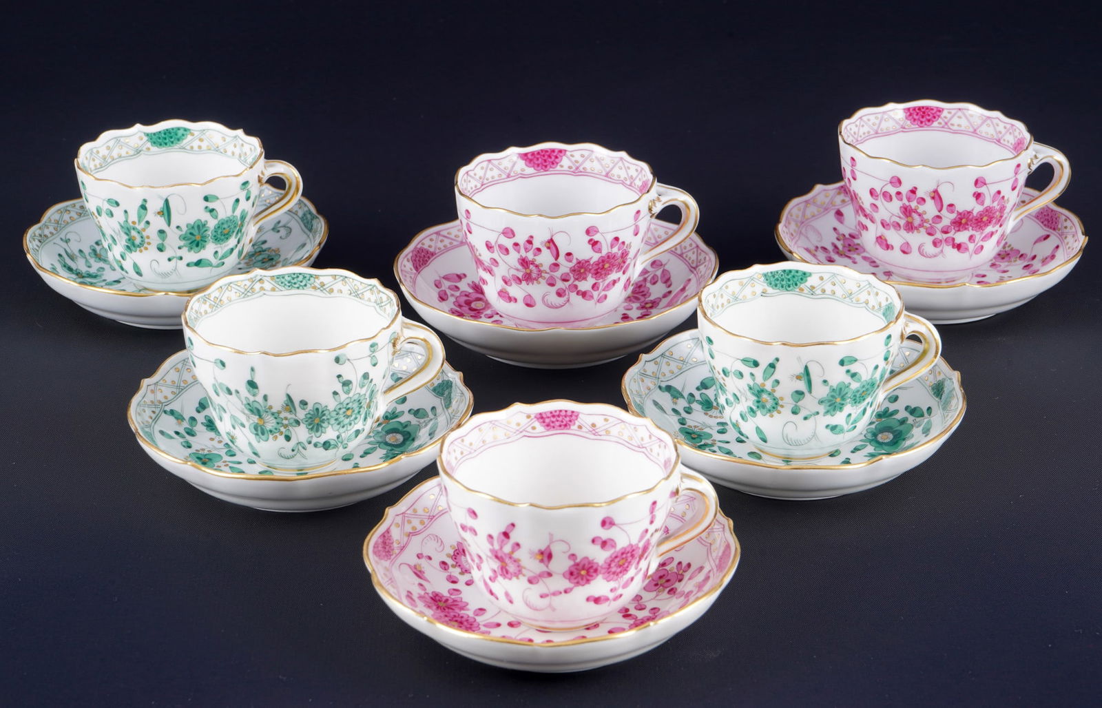 Meissen Indian Purple / Green Rich 6 mocha cups 1st choice,: porcelain, blue sword mark 1st choice, mainly knob mark 1815-1924, decor Indian Purple / Green Rich, 6x mocha cups H 5 cm x D 6.5 cm, 6x saucers D 10.5 cm