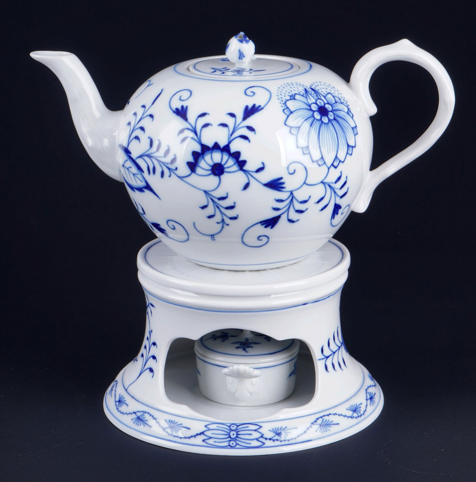 Meissen Blue Onion tea pot with pot warmer 1st choice, (1 of 7)