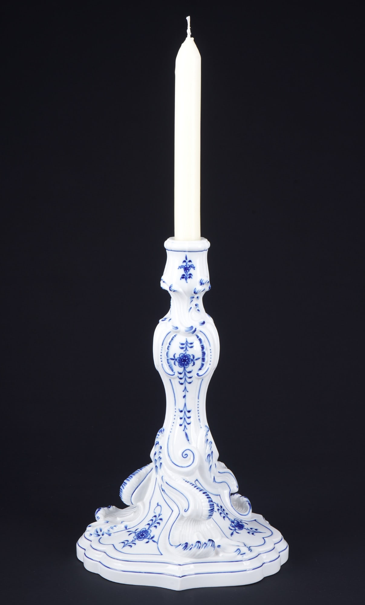 Meissen Blue Onion large rocaille candlestick, (1 of 4)