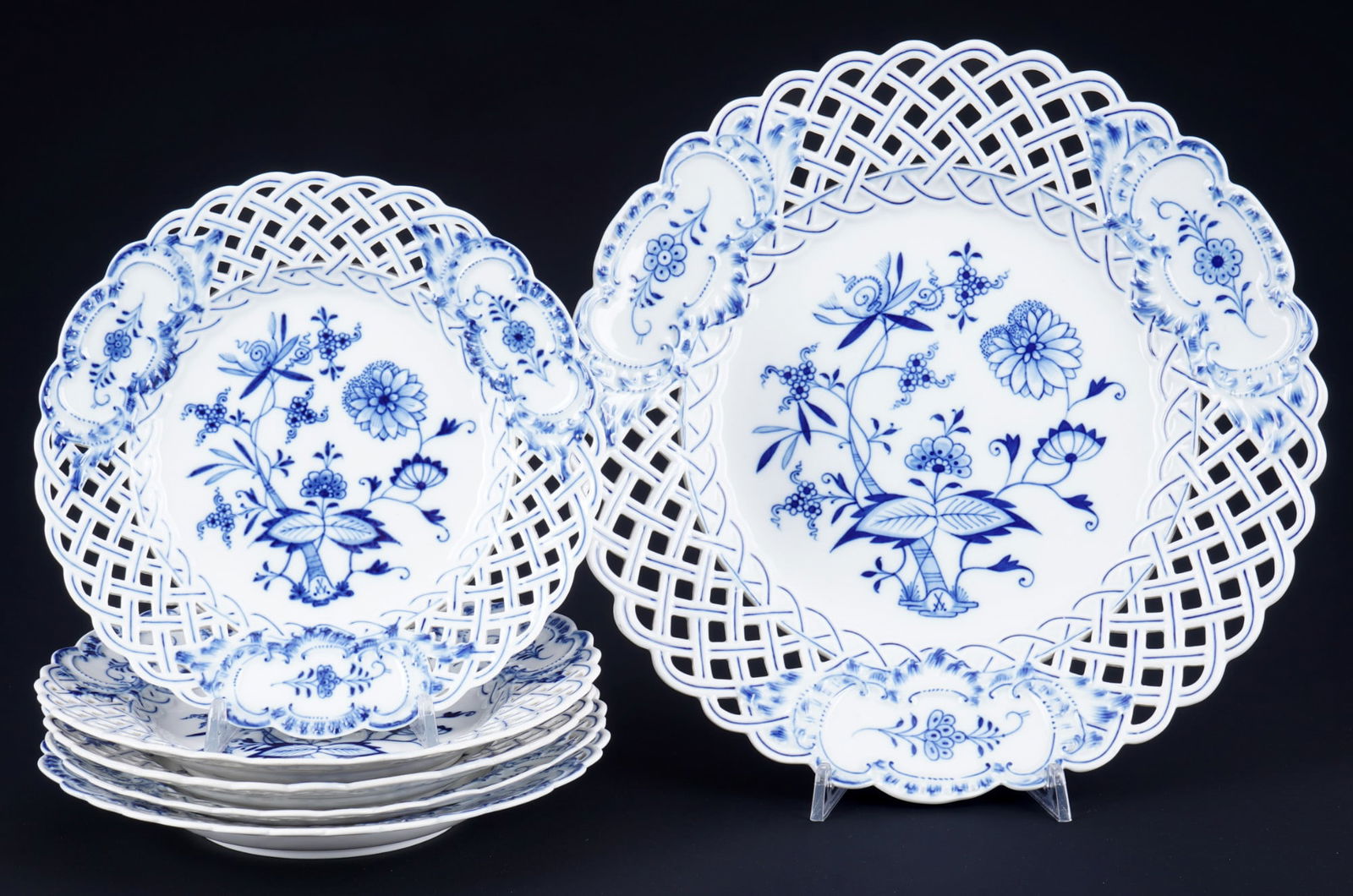 Meissen Blue Onion 5 dessert cutwork plates with one large cutwork plate 1st choice, (1 of 4)